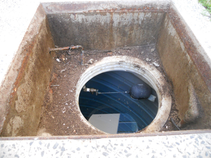 Servicio de lavado y desinfectado de cisternas y tanques  citijal Rotoplas de plastico polietileno con lodo tierra Guadalajara Zapopan 03